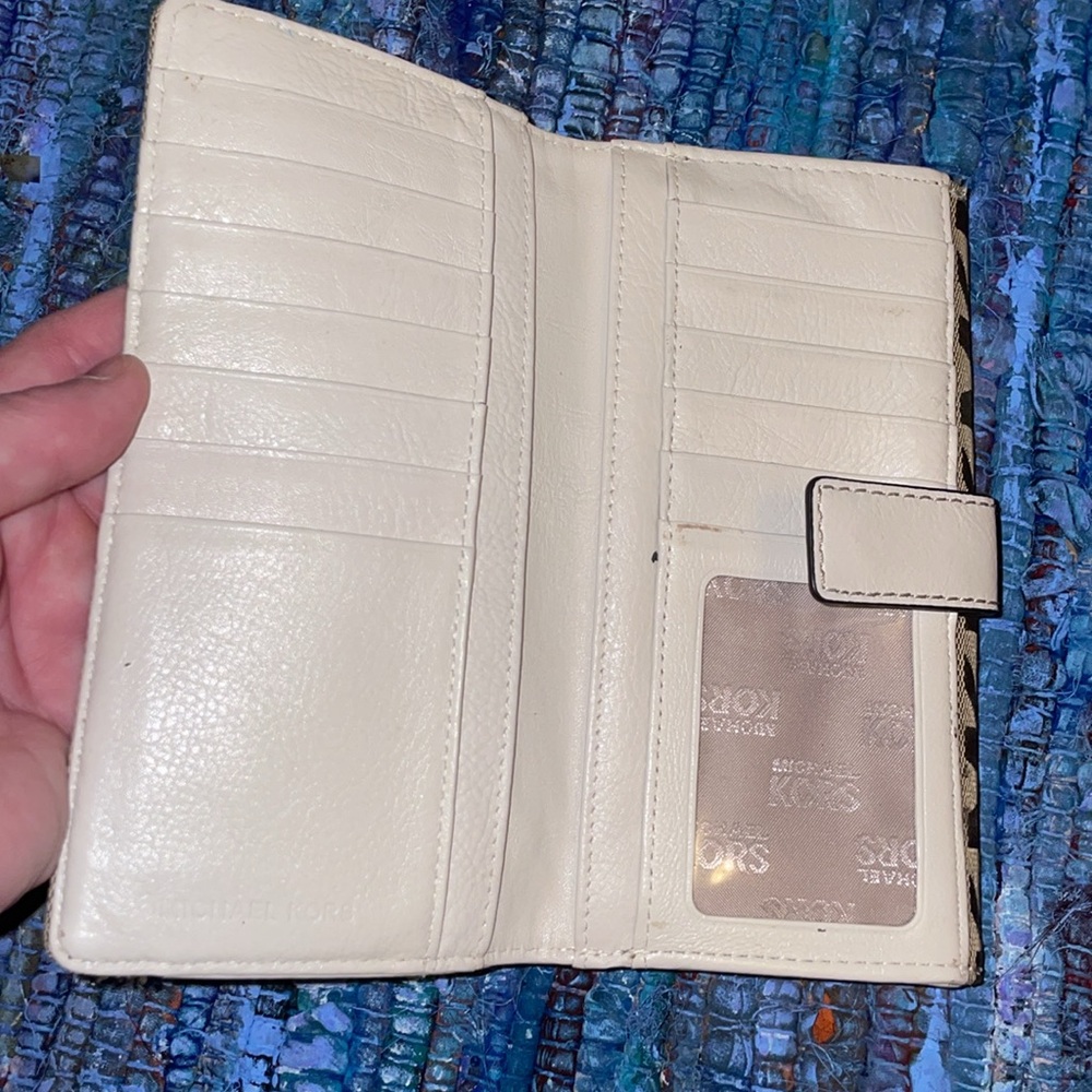 Michael Kors Brown and Cream Wallet. EUC. - Picture 6 of 13